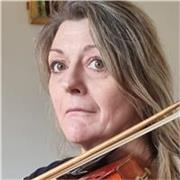 De l'art de la lecture, à la creation de partitions, cours de langage musical, de composition et ou d'interprétation. Pour tous les élèves débutants ou desireux de découvrir l'utilisation de logiciel de partitions, d'enregistrement