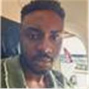 Soy angloparlante. El inglés es mi primer idioma asique creo que podre enseñarselo a alguien.