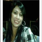 Profesora de matemáticas imparte clases a niños de todas las edades