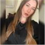 Profesora de inglés imparte clases de inglés a niños y adultos de todas las edades