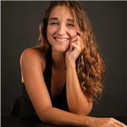 Graduada de canto ofrece clases