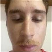 Homem de 20 anos está procurando aluno pra adquirir experiência no mercado de trabalho