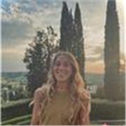 Laureata, offro lezioni a studenti di elementari, medie e superiori di matematica e italiano, trasmettendo la mia passione