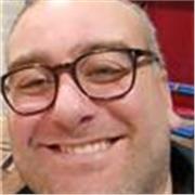 Insegno tutte le meravigliose sfumature e regole del copywriting per la comunicazione pubblicitaria.