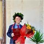 Hai bisogno di una mano con inglese o spagnolo? Eccomi! Sono qui per aiutarti a capire tutto, facilmente e con il sorriso.