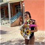 Studentessa di scienze biologiche diplomata al liceo linguistico EsaBac impartisce lezioni di tutte le materie scuola primaria