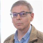 Profesor titulado en Geografía e Historia para clases presenciales de bachillerato y secundaria.