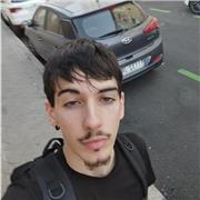 Joven estudiante con experiencia en clases de inglés, horario flexible desde por la tarde