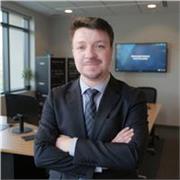 Ingeniero Informático ofrece clases prácticas de informática y tecnología para estudiantes y público general