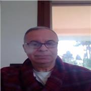 Maturità classica e laureato in ingegneria, con pregresse esperienze in campo didattico su varie materie.