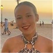 Soy una chica responsable con muchas ganas de seguir creciendo laboralmente con peques!