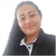 Profesora de Matemática imparte clases a todos los niños de todas las edades