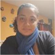 Mujer profesional, madre soltera cabeza de hogar quien está interesada en sembrar un poco de conocimiento al futuro de este planeta