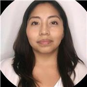 Friendly bilingual tutor for beginners and conversational learners.