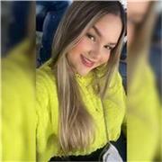 Soy una mujer estudiada profesional con instinto maternal y capaz de ayudar y enseñar.