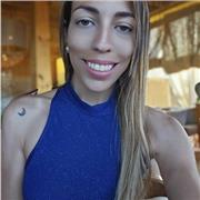 Profesora da clases de todas las materias a niños de todas las edades