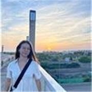 doy clases de matemáticas, física, química, lengua y literatura, música e inglés