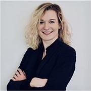 Former lawyer teaching French. I am 30 and have been traveling so that I am used to help out people learning.