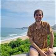 Soy licenciado en economia, doy clases de economía, matemática, estadistica, historia economica