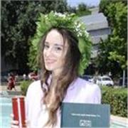Let’s go!Sono Asja, laureata, e da anni nel tempo libero vi aiuto con l’italiano, l’inglese, lo spagnolo e i rognosi compiti! 