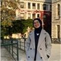 Online ortaokul matematik dersi veren Boğaziçi üniversiteli öğretmen