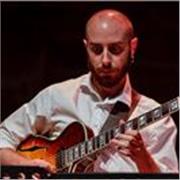 Docente di chitarra laureato al conservatorio impartisce lezioni di chitarra elettrica e jazz