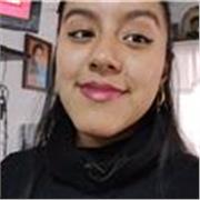 Profesora de inglés y ciencias para niños en educación primaria o secundaria