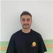 Graduado en Magisterio de Educación Primaria y especializado en Audición y Lenguaje, me caracterizo por la utilización de metodologías activas, ya que con ello se puede garantizar una respuesta educativa de calidad al alumnado. 
Asimismo, me adapto a las