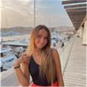 Ingeniera Industrial imparte clases de matemáticas a alumnos de todos los cursos