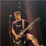 Profesor de guitarra multidisciplinar online!
+10 años de experiencia dando clases