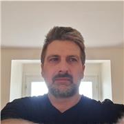 Insegnante e psicologo nazionalità Britannica impartisce lezioni di Inglese, filosofia, psicologia da scuole medie a università