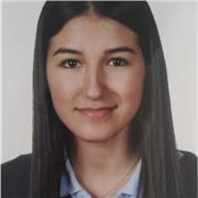 Estudiante de medicina imparte clases a alumos y alumnas de Educación primaria y la E.S.O de biología, inglés, lengua, matemáticas y química