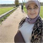 Je suis enseignante de langue arabe avec huit ans d?expérience dans l?enseignement à tous les niveaux de l?école primaire .