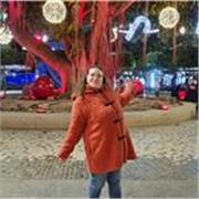 Soy una persona muy trabajadora y me encanta lo que hago.