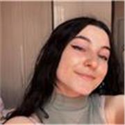 Sono una ragazza di 19 anni con certificazioni in inglese dall'A1 al C2. Insegno anni a ragazzi e ragazze che hanno bisogno