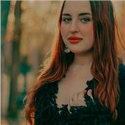 Profesora de lengua y literatura de primaria y ESO.