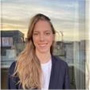 Profesora de matemáticas, alemán, español e inglés. Nativa en alemán y español, C1 de inglés. Clases para niños y adultos. 
