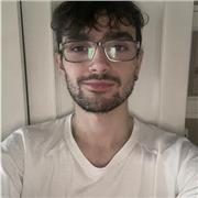 Estudiante del grado de Historia y Física ofrece clases en asignatura requerida