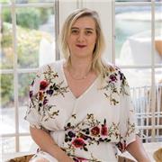 Supportive GCSE Science Tutor Helping Students Build Confidence & Improve Grades