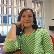 Profesora especializada en clases particulares para chicos y chicas durante su etapa escolar