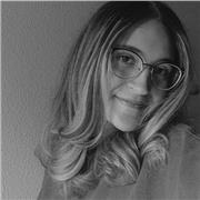 Profesora de Lengua castellana y literatura apta para todos los niveles de primaria y secundaria.