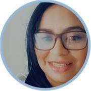 Profesora del área de sociales para dar clases a niños de todas las edades