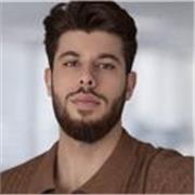 Erfahrener Übersetzer und Tutor für Deutsch, Englisch und Arabisch
