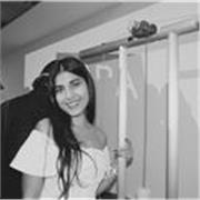 I offer online English lessons and in-person ones (Only in Milan to all ages. I'm a native English speaker