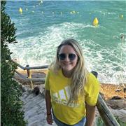 Socorrista, profesora de Ed. física e Instructora en Natación. Si tienes ganas de aprender a nadar o entrenar en tierra, te espero