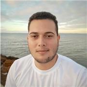 Profesor de filosofía y con conocimiento en diversas áreas humanísticas (historia, ética) para niños, adolescentes y adultos
