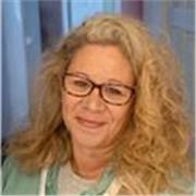 I’m Nenette, a patient and supportive tutor with 25+ years of experience working in organised office roles. I explain things clear