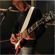 Profesor de Música. Doy clases de lenguaje musical y Guitarra para iniciarte o mejorar tu técnica. Técnicas de trabajo con empatía