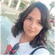Profesora de inglés apta para todas las edades y modalidades.