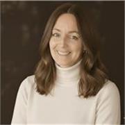 Profesional, responsable y cercana, con vocación docente. Daré clases a personas que quieran mejorar profesionalmente.